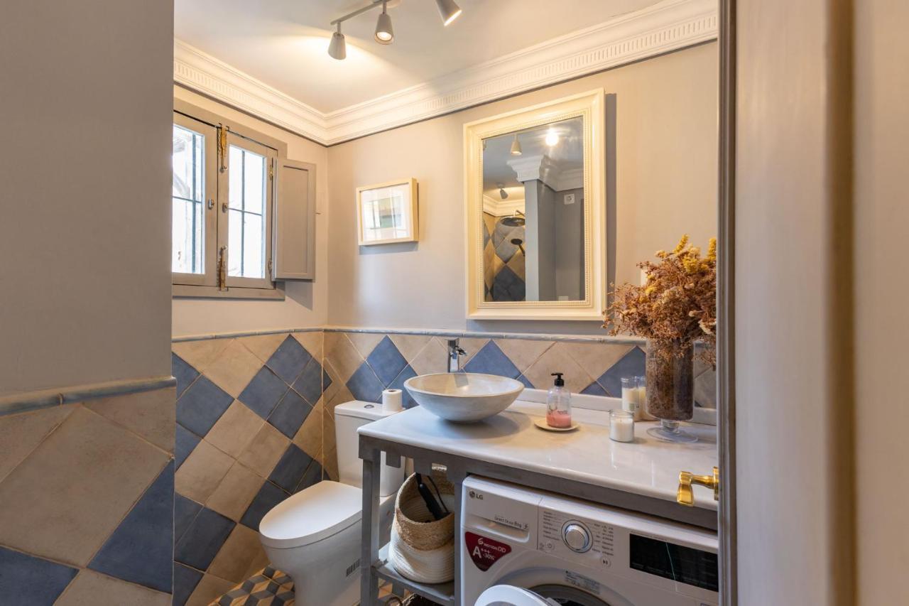 דירות סביליה Champion Duplex Terrace And Garage Old Town 6 Pax מראה חיצוני תמונה